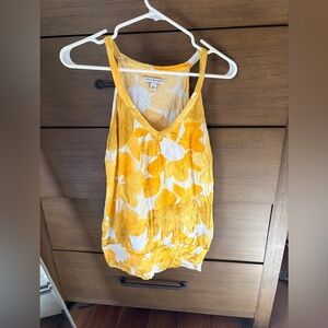 EUC American Eagle M yellow vintage floral tank